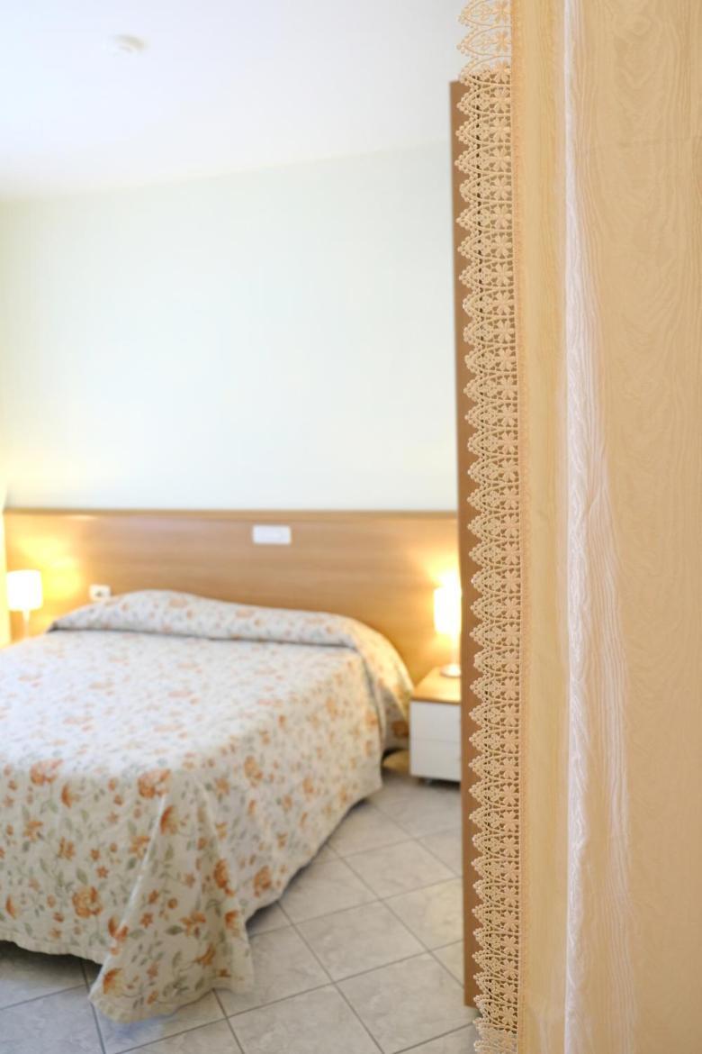 Residenza Carracci Aparthotel Bologna Exterior photo