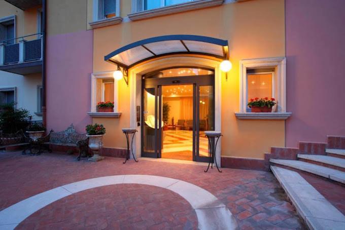 Residenza Carracci Aparthotel Bologna Exterior photo