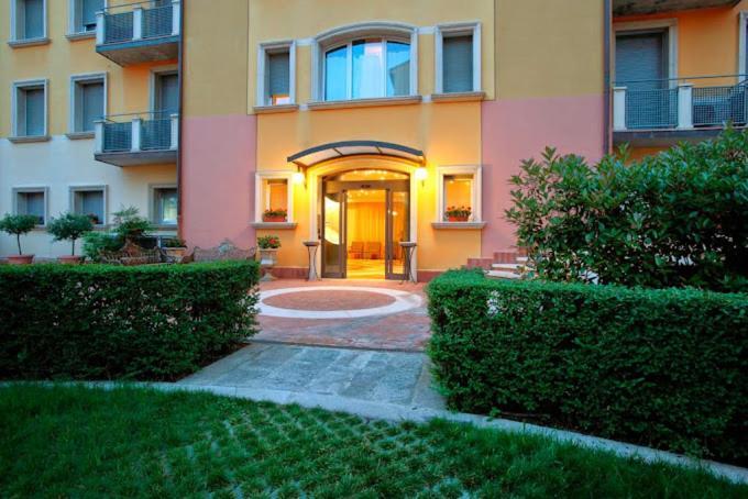 Residenza Carracci Aparthotel Bologna Exterior photo